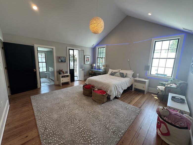 Mount Pleasant Contemporary Charmer - Mount Pleasant, South Carolina
