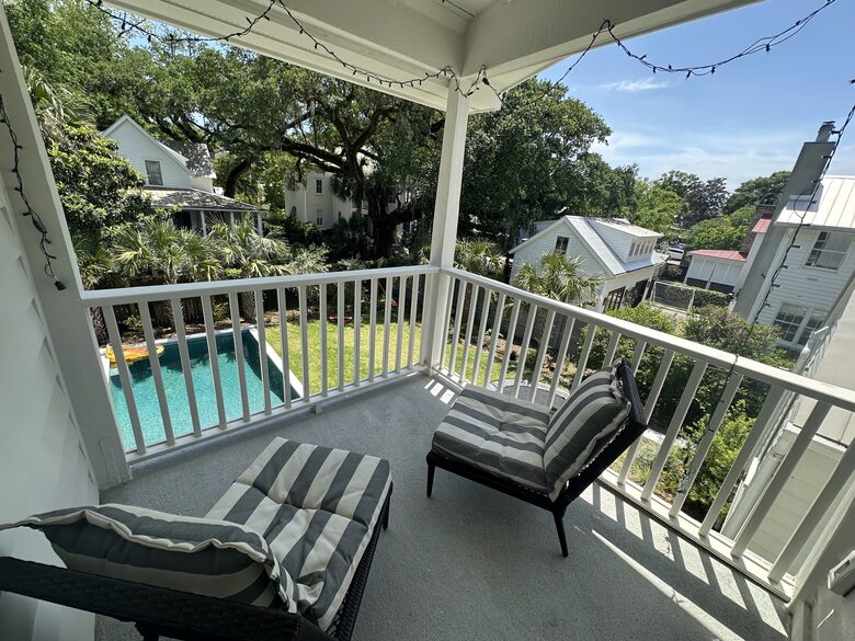 Mount Pleasant Contemporary Charmer - Mount Pleasant, South Carolina
