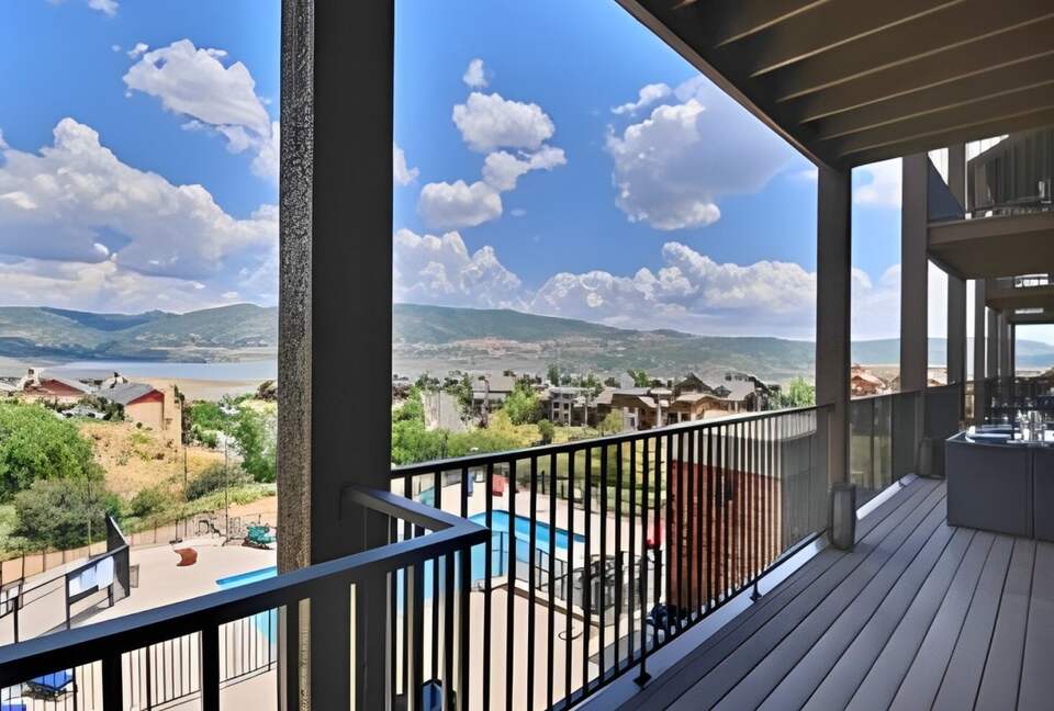 Designer Condo Retreat with Spectacular Views - Heber City, Utah