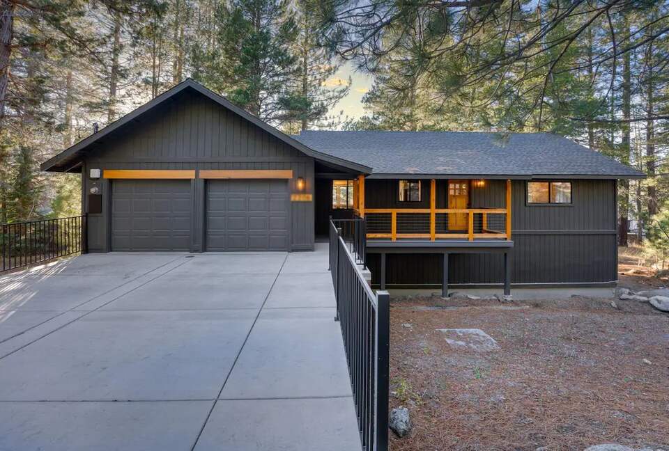South Lake Tahoe Bungalow - South Lake Tahoe, California