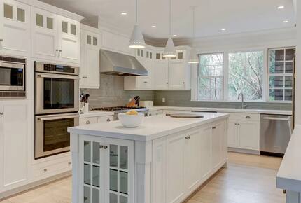 East Hampton 4 bedroom Retreat- Walk to Town - East Hampton, New York