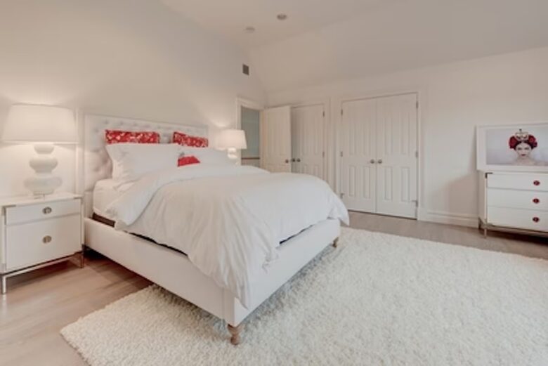 East Hampton 4 bedroom Retreat- Walk to Town - East Hampton, New York