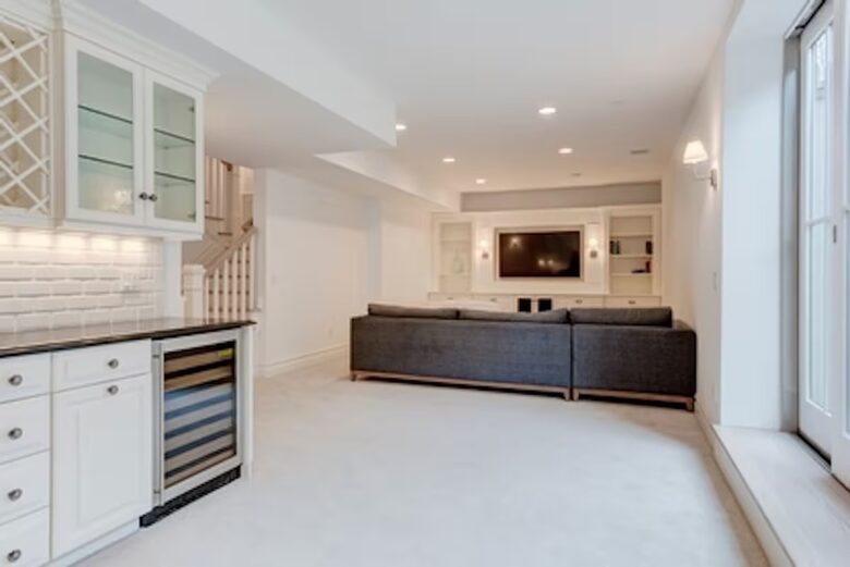 East Hampton 4 bedroom Retreat- Walk to Town - East Hampton, New York