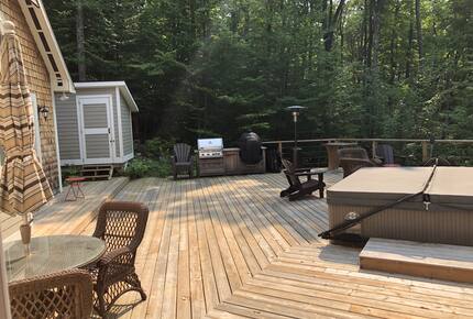 Modern Cottage in Pristine Mountain Setting - Lac-Sainte-Marie, Canada