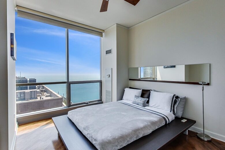 Exquisite Penthouse with Breathtaking Views - Chicago, Illinois