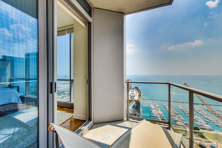 Exquisite Penthouse with Breathtaking Views - Chicago, Illinois
