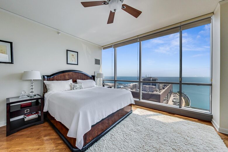 Exquisite Penthouse with Breathtaking Views - Chicago, Illinois