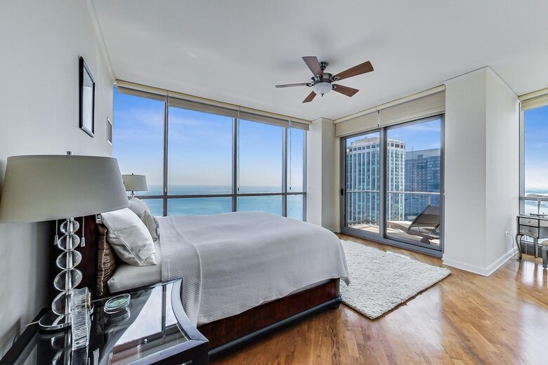 Exquisite Penthouse with Breathtaking Views - Chicago, Illinois