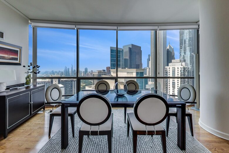 Exquisite Penthouse with Breathtaking Views - Chicago, Illinois