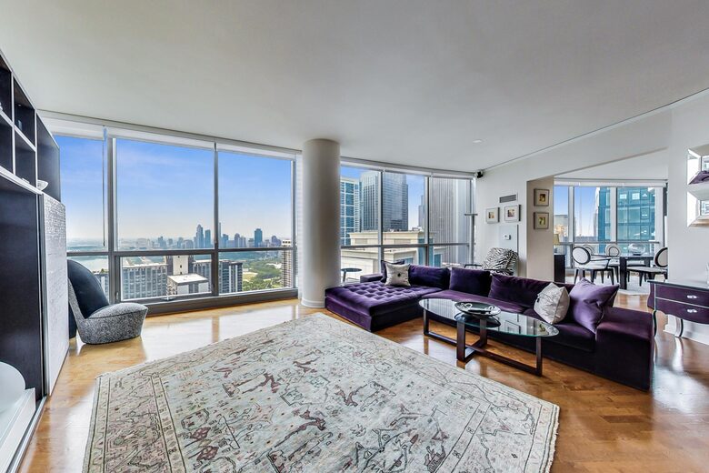 Exquisite Penthouse with Breathtaking Views - Chicago, Illinois