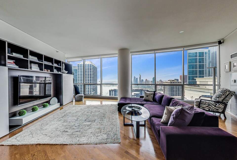 Exquisite Penthouse with Breathtaking Views - Chicago, Illinois