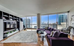 Exquisite Penthouse with Breathtaking Views - Chicago, Illinois