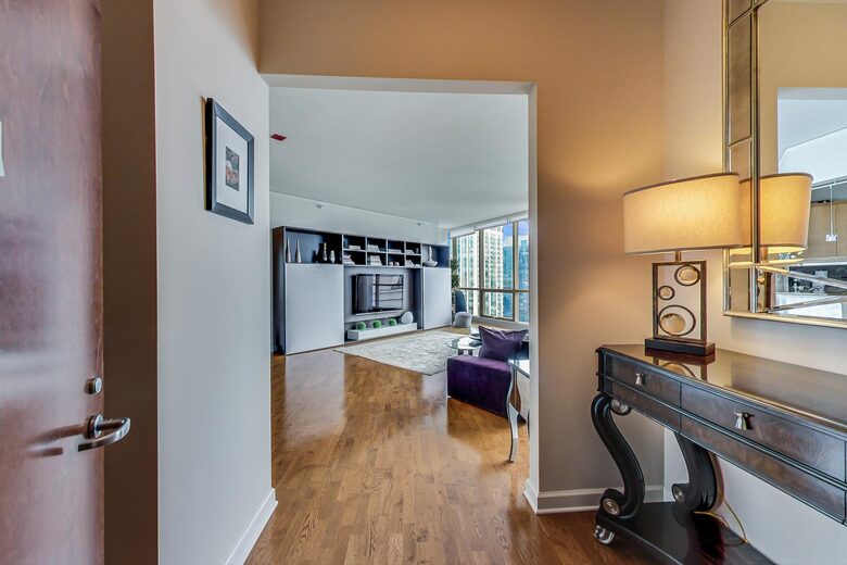 Exquisite Penthouse with Breathtaking Views - Chicago, Illinois