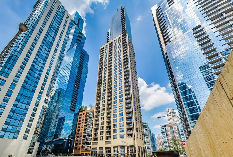 Exquisite Penthouse with Breathtaking Views - Chicago, Illinois