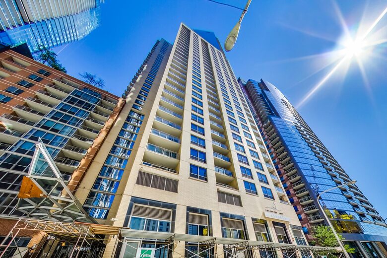 Exquisite Penthouse with Breathtaking Views - Chicago, Illinois
