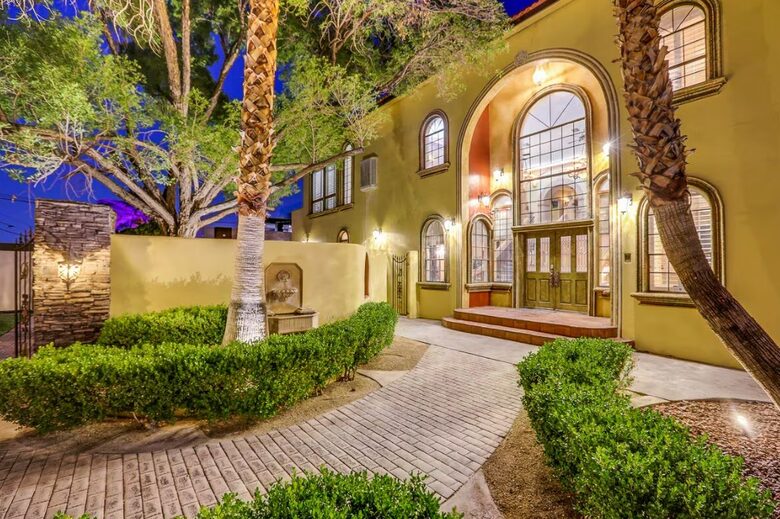 Spectacular 12-Bedroom Vegas Mansion - Las Vegas, Nevada