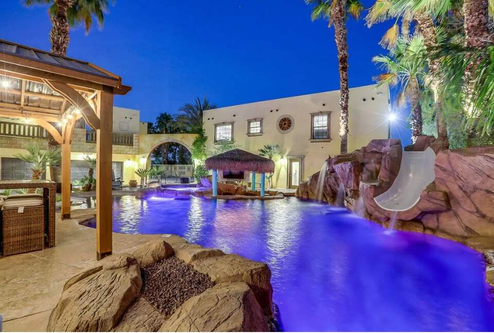 Spectacular 12-Bedroom Vegas Mansion - Las Vegas, Nevada