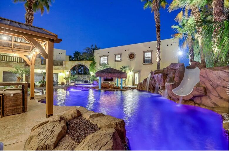 Spectacular 12-Bedroom Vegas Mansion - Las Vegas, Nevada