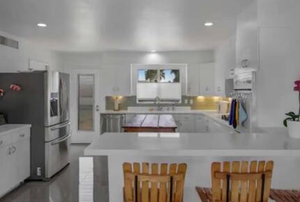 Stylish Mid-Century Villa with Stunning Views - Palm Springs, California