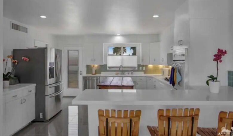 Stylish Mid-Century Villa with Stunning Views - Palm Springs, California