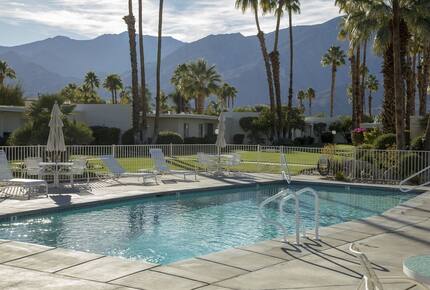 Stylish Mid-Century Villa with Stunning Views - Palm Springs, California
