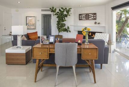 Stylish Mid-Century Villa with Stunning Views - Palm Springs, California