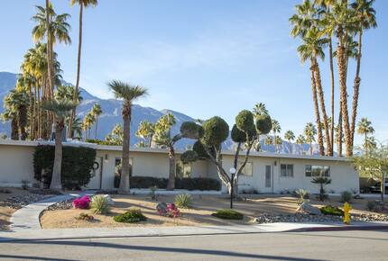 Stylish Mid-Century Villa with Stunning Views - Palm Springs, California