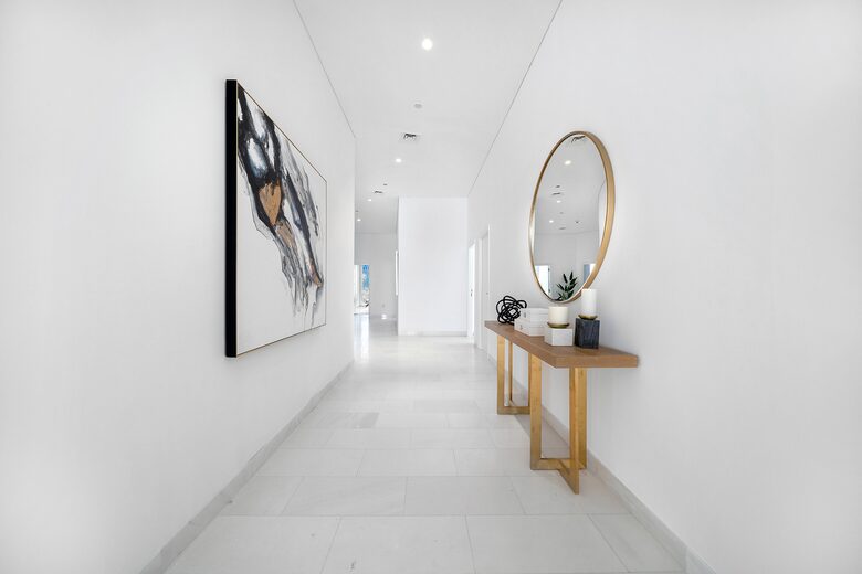 Dubai Marina Half-Floor Penthouse - Dubai, United Arab Emirates