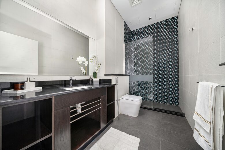 Dubai Marina Half-Floor Penthouse - Dubai, United Arab Emirates
