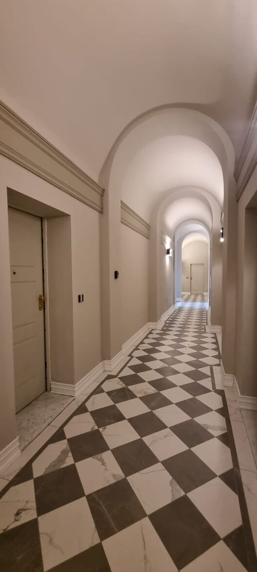 2 BD Apartment In Historical Palace - Florence, Italy
