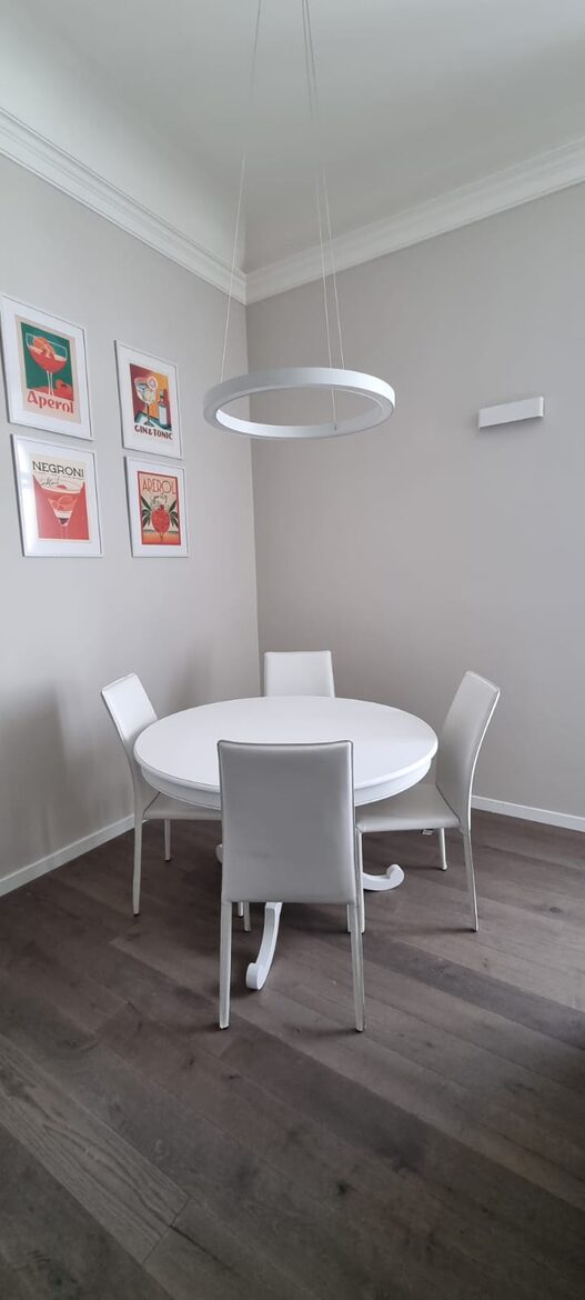 2 BD Apartment In Historical Palace - Florence, Italy