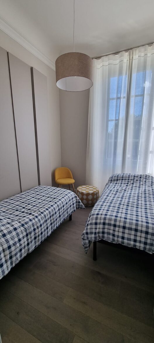 2 BD Apartment In Historical Palace - Florence, Italy