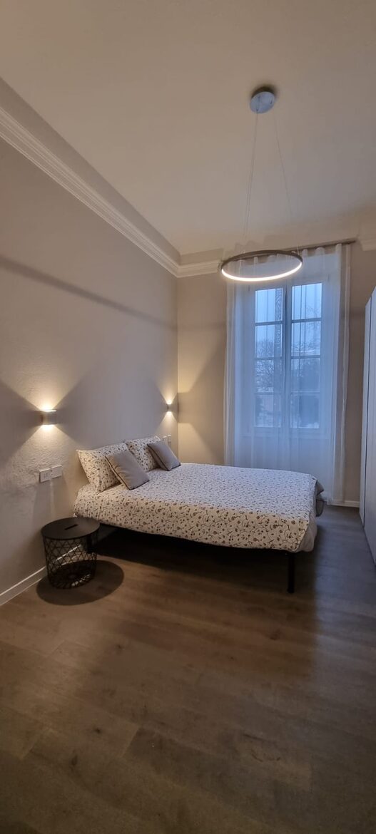 2 BD Apartment In Historical Palace - Florence, Italy