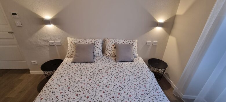 2 BD Apartment In Historical Palace - Florence, Italy