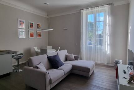 2 BD Apartment In Historical Palace - Florence, Italy