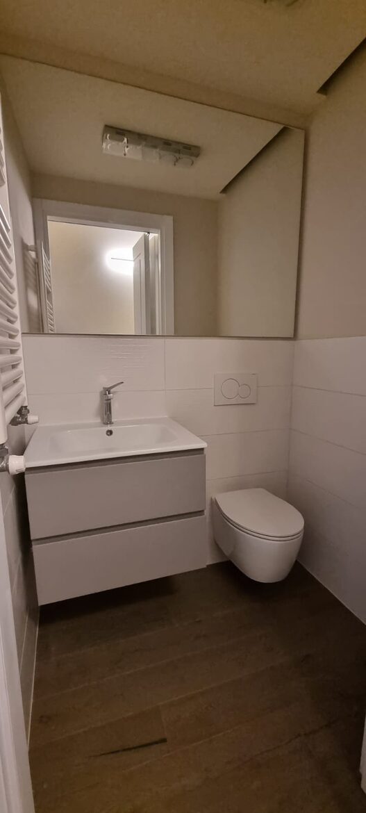 2 BD Apartment In Historical Palace - Florence, Italy