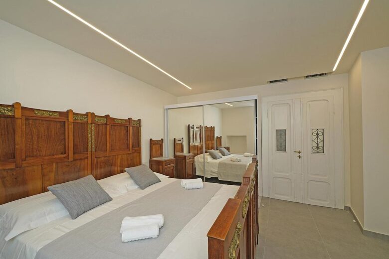 Domus Coeli 1 BD Apartment - Salò, Garda Lake, Italy