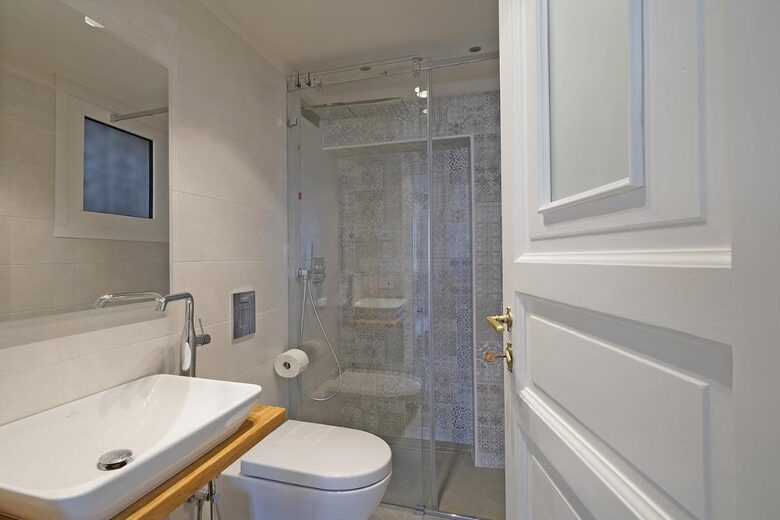 Domus Coeli 1 BD Apartment - Salò, Garda Lake, Italy