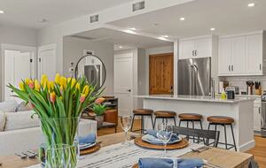 Modern Canmore Escape with Mountain Views - Canmore, Canada