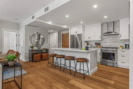 Modern Canmore Escape with Mountain Views - Canmore, Canada