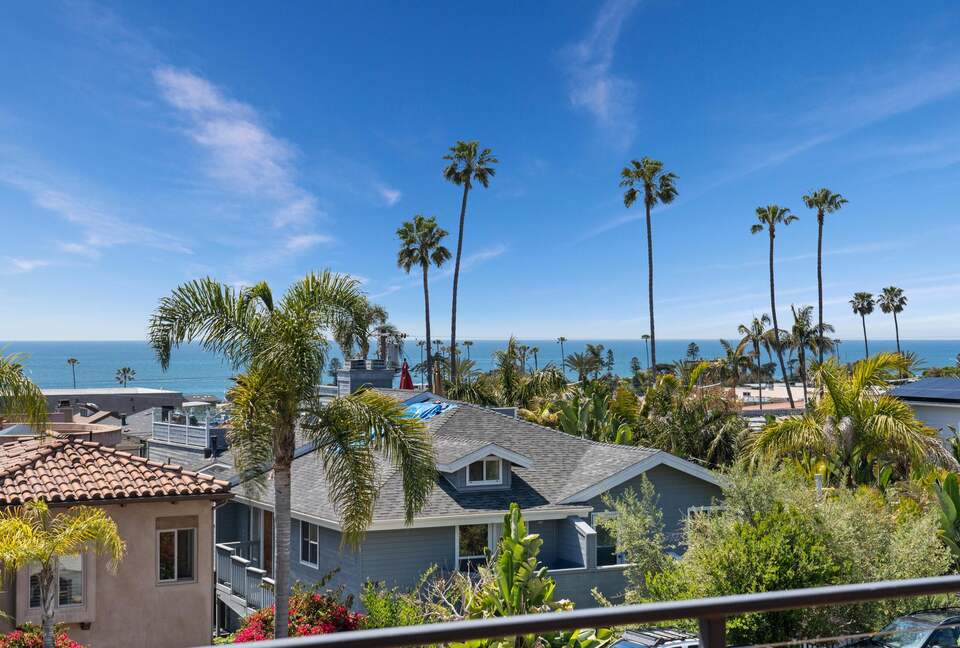 Sunset House - Luxe Home with Panoramic Views - Cardiff, California