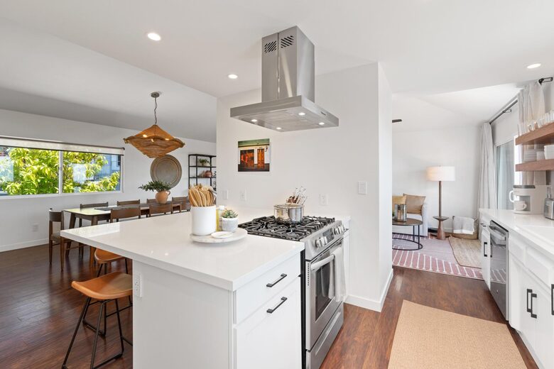 Sunset House - Luxe Home with Panoramic Views - Cardiff, California