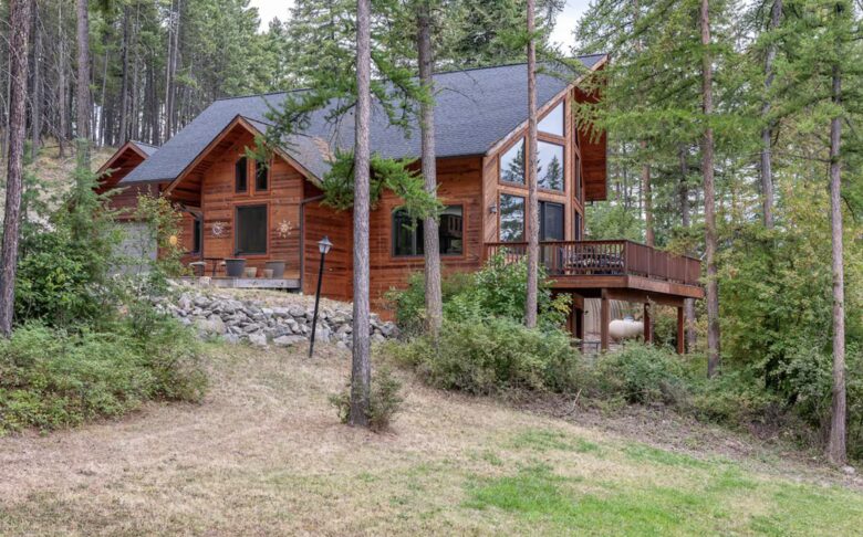 Montana Lakeside Cabin - Lakeside, Montana
