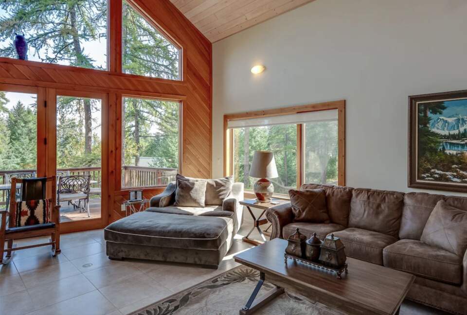 Montana Lakeside Cabin - Lakeside, Montana