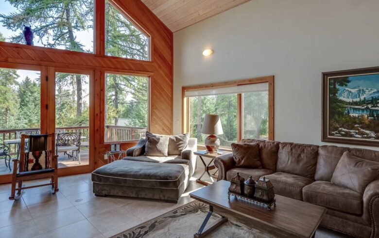 Montana Lakeside Cabin - Lakeside, Montana