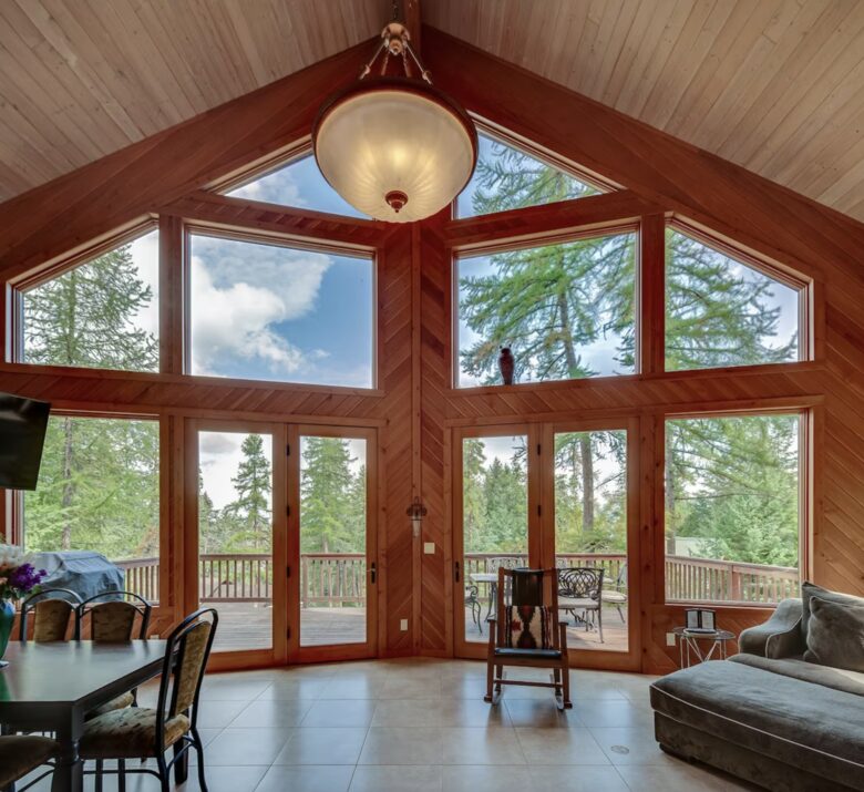 Montana Lakeside Cabin - Lakeside, Montana