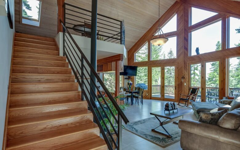 Montana Lakeside Cabin - Lakeside, Montana