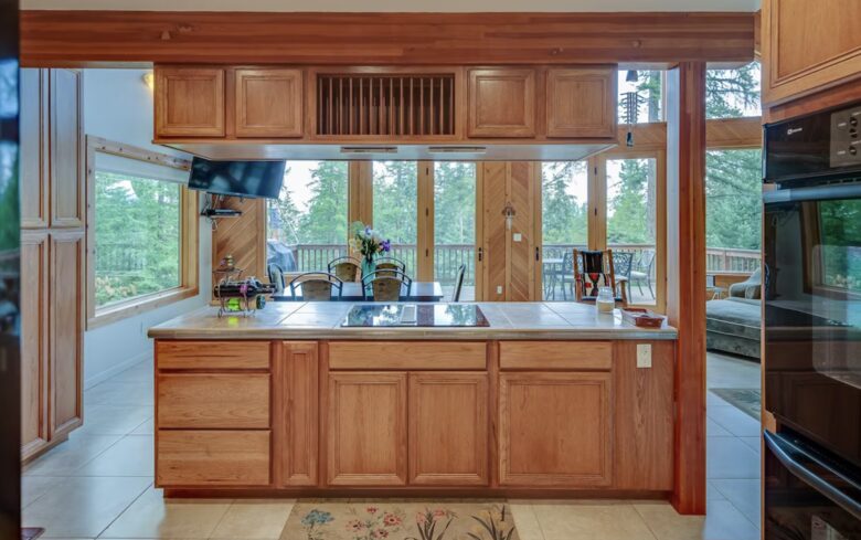 Montana Lakeside Cabin - Lakeside, Montana