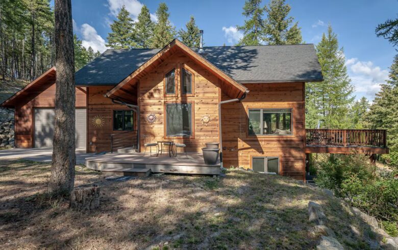 Montana Lakeside Cabin - Lakeside, Montana