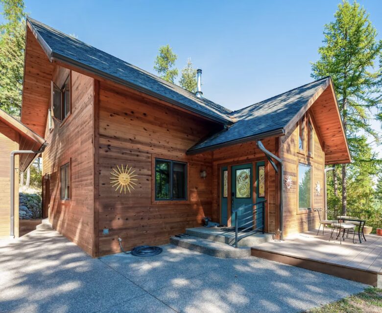 Montana Lakeside Cabin - Lakeside, Montana